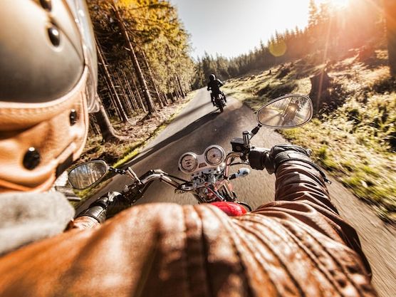 Jak przygotować motocykl na długie trasy – praktyczne porady ekspertów